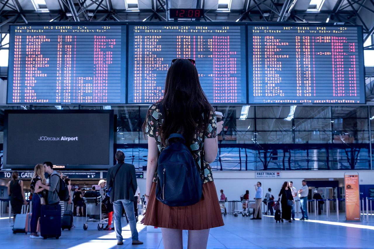 airport-g9c0d2121b_1280.jpg